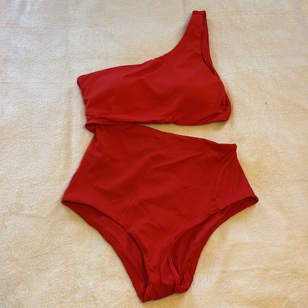 NWT Victoria's Secret One Shoulder Side Cut Out One Piece Swimsuit - Size Large
